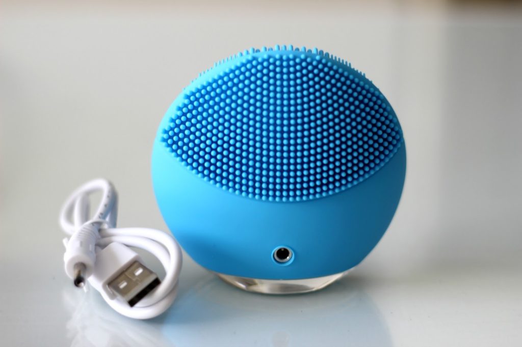 Cách sạc máy rửa mặt Foreo Luna Mini 2