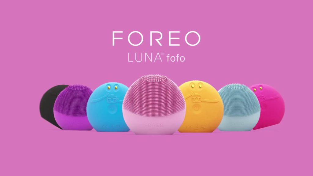Dùng Foreo Luna Fofo để chăm sóc da tốt hơn.