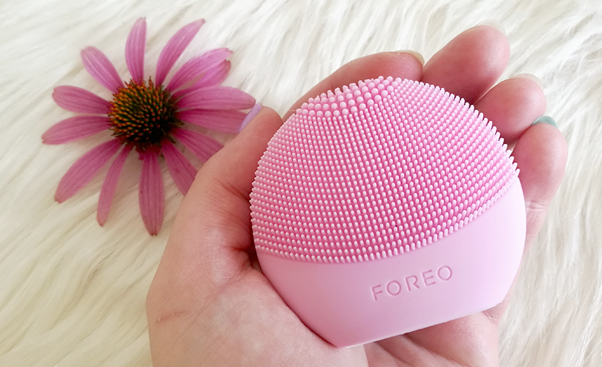 Rửa mặt đúng cách cùng Foreo Luna Play Plus.