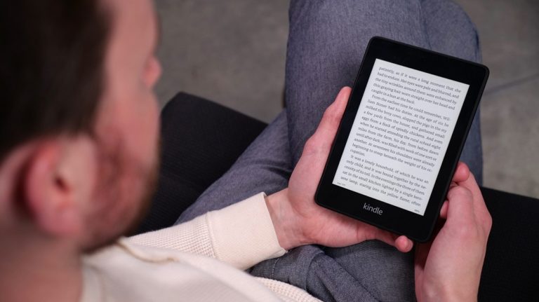 máy đọc sách Kindle Paperwhite 4